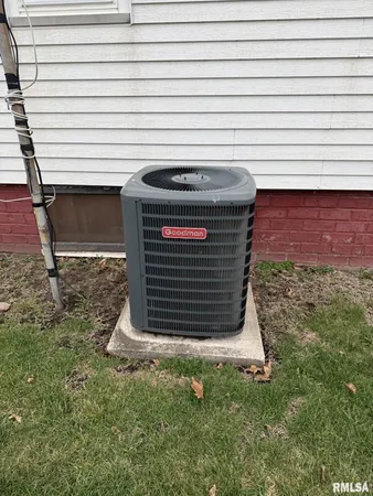 $149,900 | 180 East Penn Avenue, Roseville, IL 61473