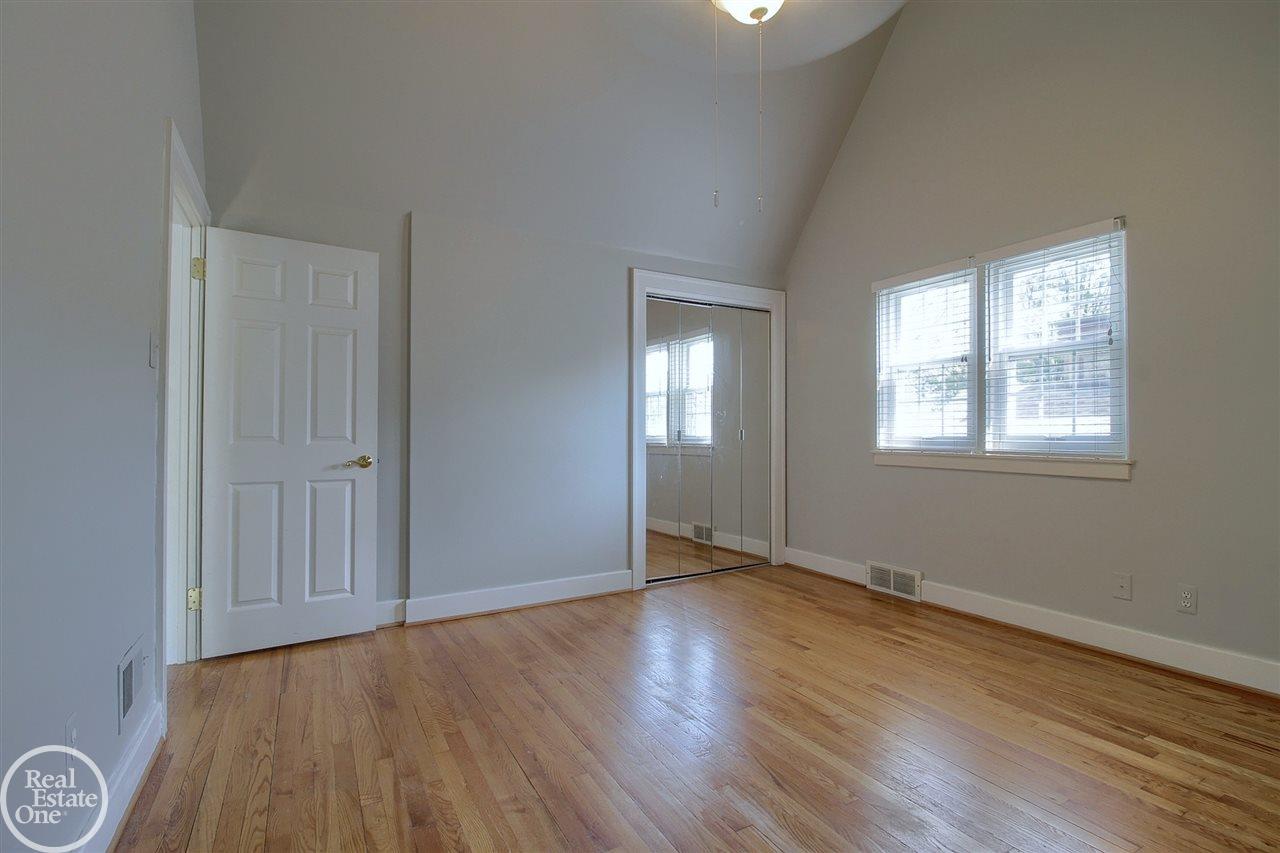 75 Mapleton Road Grosse Pointe Farms, MI 48236 - Photo 13 of 32