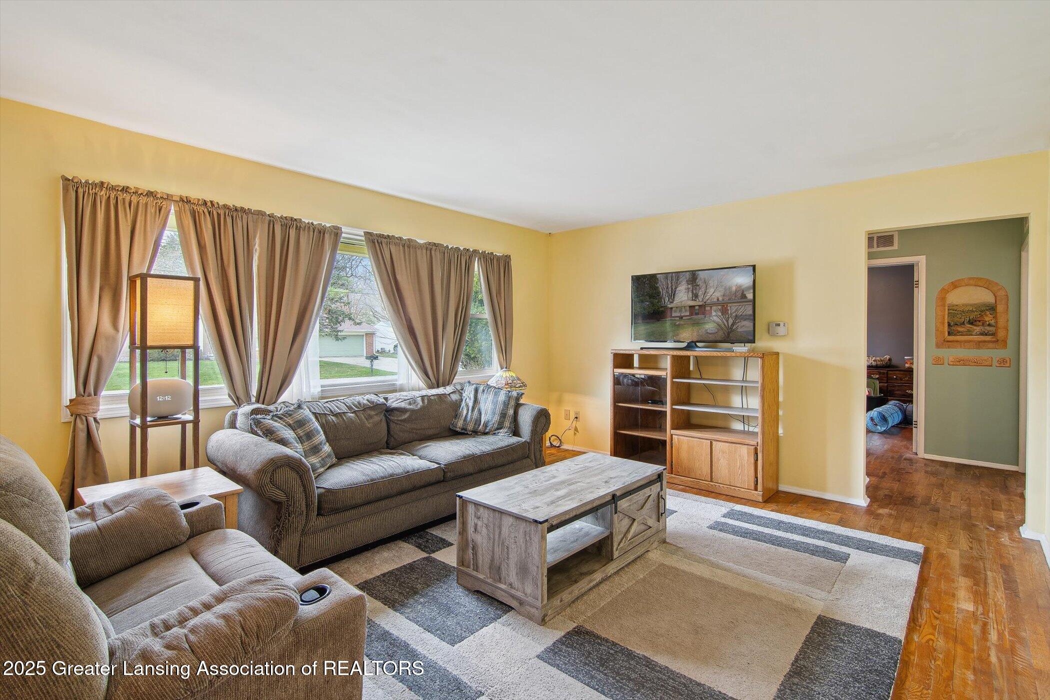 5582 Buckingham Road Haslett, MI 48840 - Photo 10 of 58 10-5582-Buckingham-Rd-Haslett-MI-48840-W