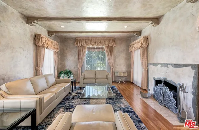 $7,995 | 1511 Pandora Avenue, Los Angeles, CA 90024