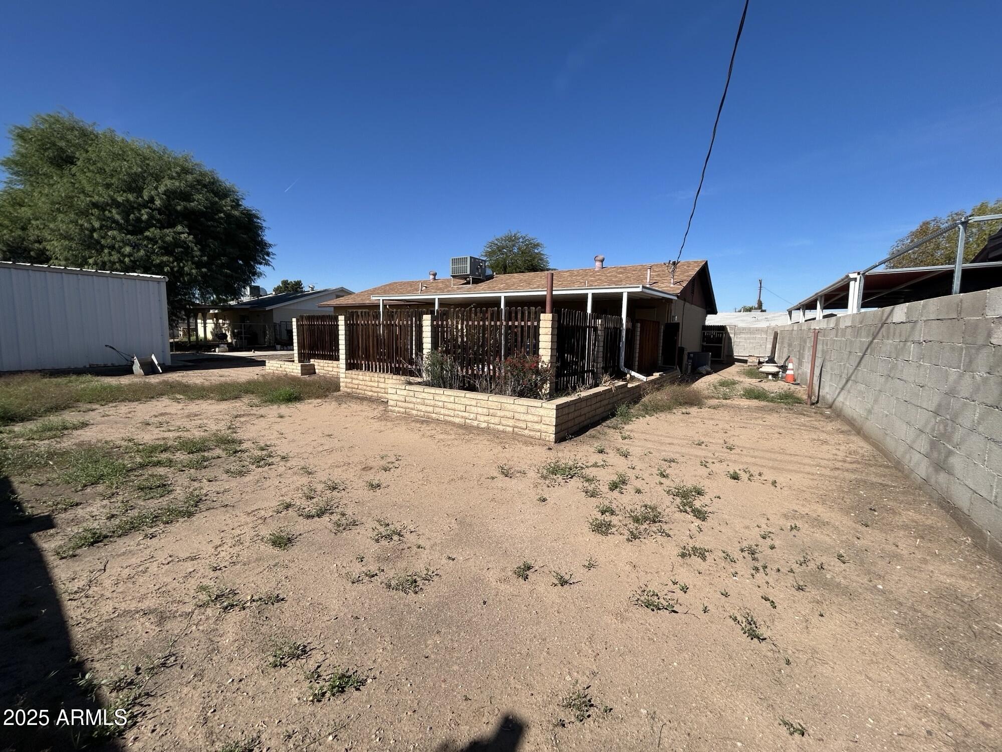 8243 West Piccadilly Road Phoenix, AZ 85033 - Photo 7 of 15 IMG_8630
