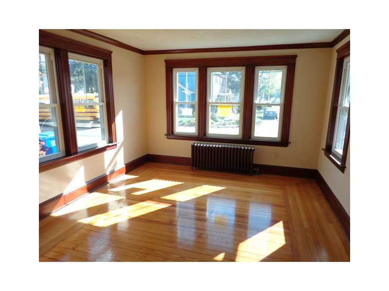 32 Rounds Avenue East Providence, RI 02915 - Photo 4 of 11 Living Room.
