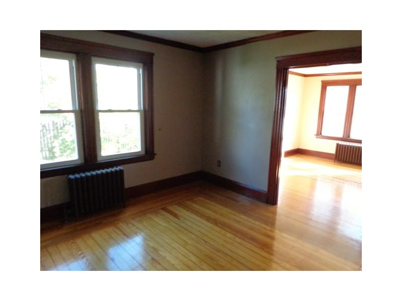 32 Rounds Avenue East Providence, RI 02915 - Photo 8 of 11 Living Room.