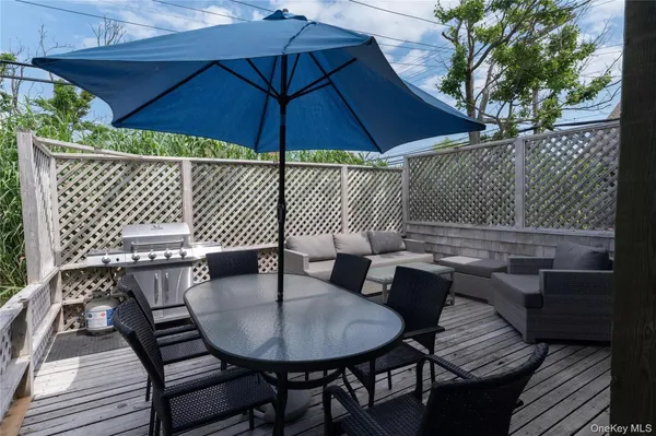 $1,799,000 | 597 Bayberry Walk, Ocean Beach, NY 11770