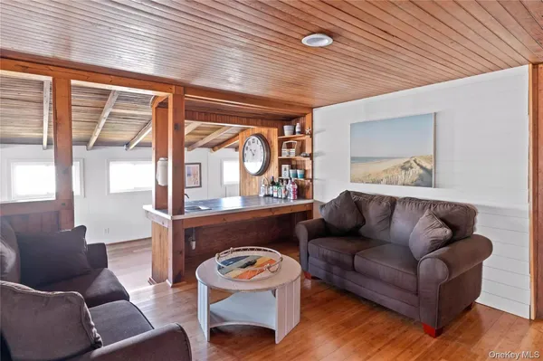 $1,799,000 | 597 Bayberry Walk, Ocean Beach, NY 11770