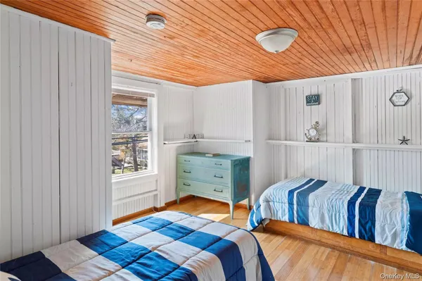 $1,799,000 | 597 Bayberry Walk, Ocean Beach, NY 11770