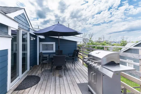 $1,799,000 | 597 Bayberry Walk, Ocean Beach, NY 11770