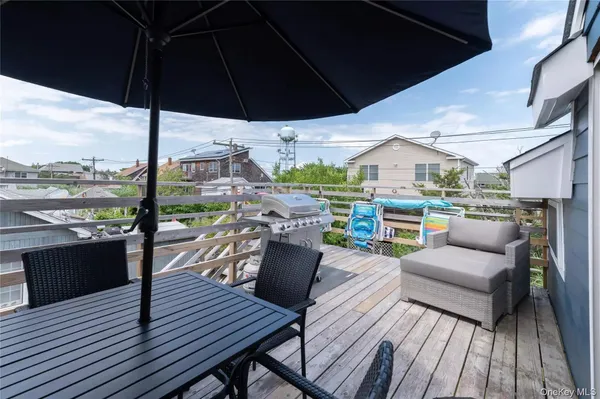 $1,799,000 | 597 Bayberry Walk, Ocean Beach, NY 11770