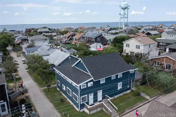 $1,799,000 | 597 Bayberry Walk, Ocean Beach, NY 11770