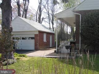 529 Lawrence Road Havertown, PA 19083 - Photo 3 of 5