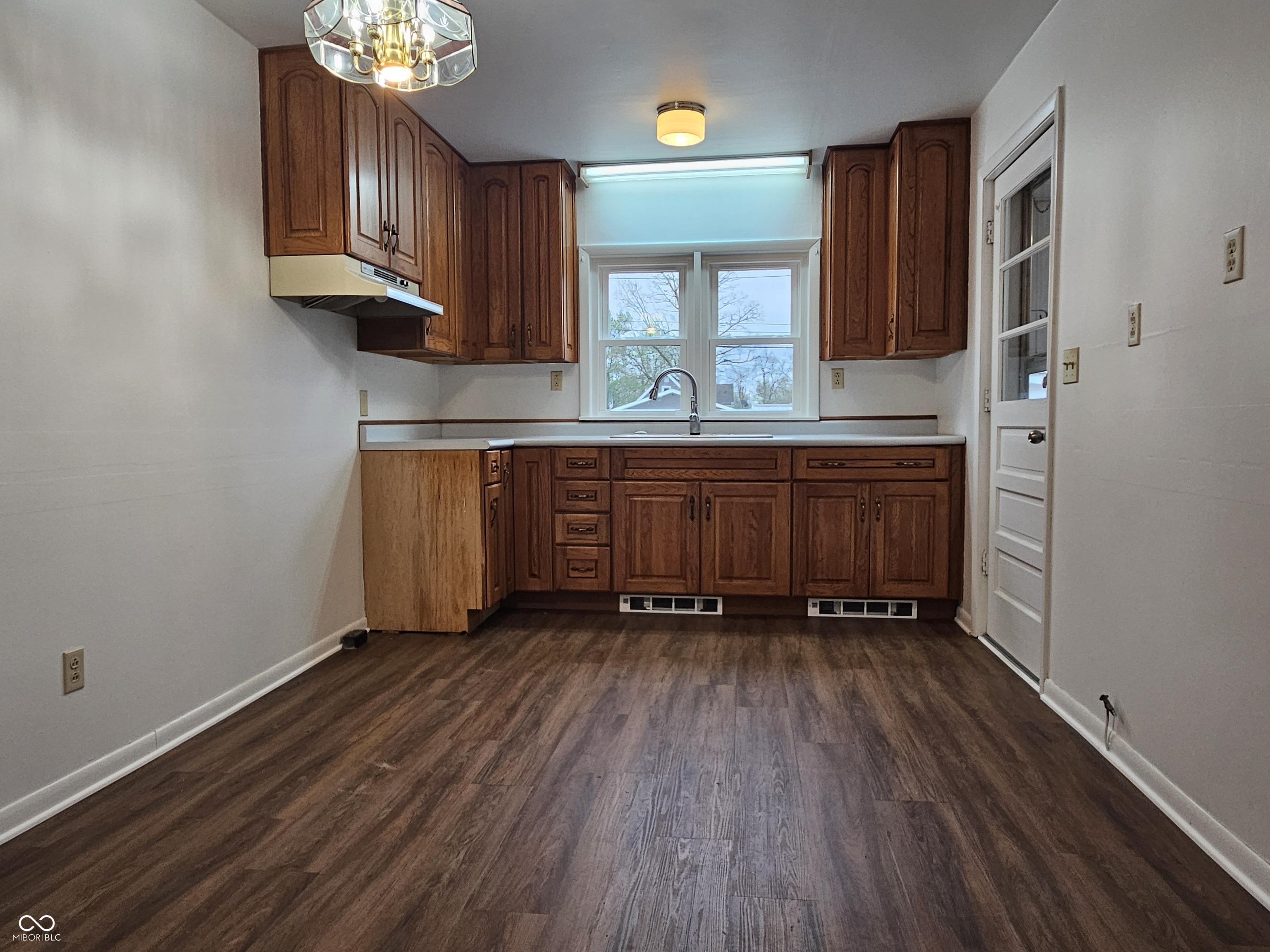 100 South Blake Street Sheridan, IN 46069 - Photo 6 of 18