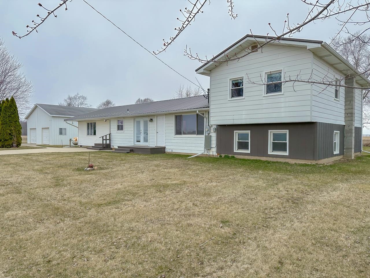 9533 East Denver Road Coleman, MI 48618 - Photo 2 of 37