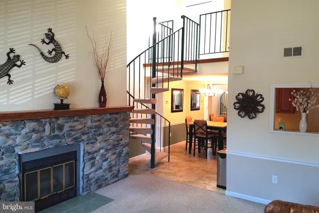 a view of entryway and hall