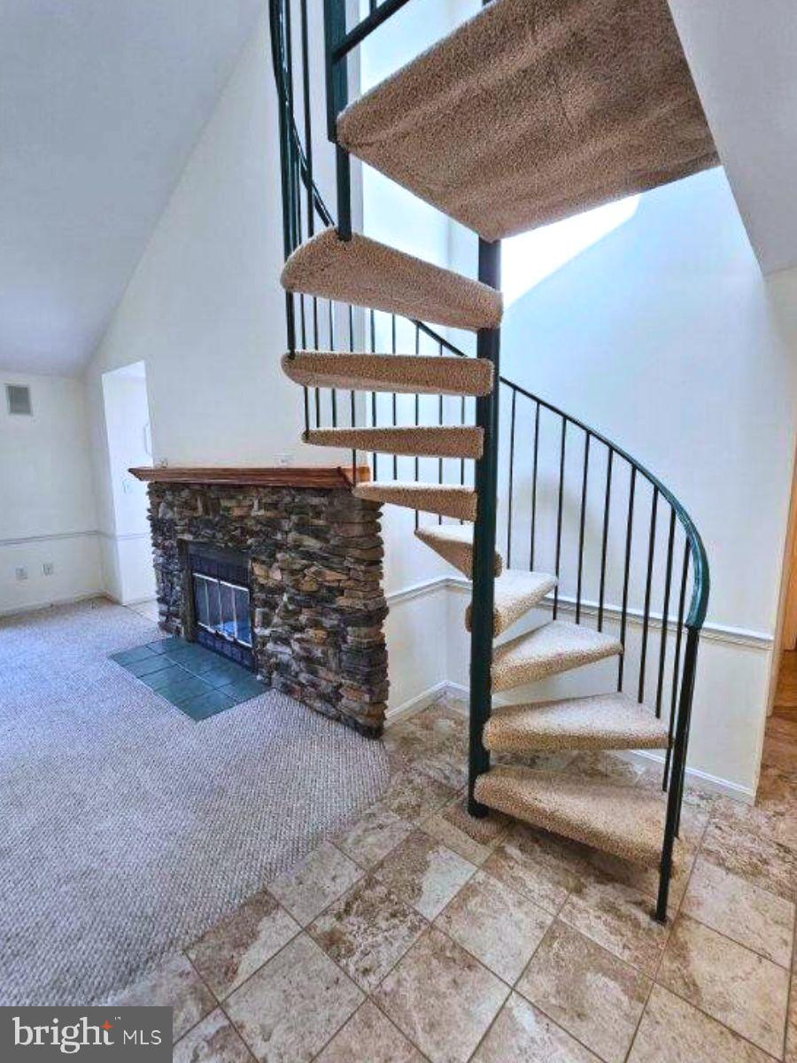 12316 Wadsworth Way, Unit 3 Woodbridge, VA 22192 - Photo 4 of 25