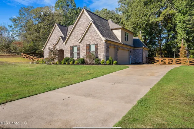 $485,000 | 5199 Dixie Creek Drive, Hernando, MS 38632