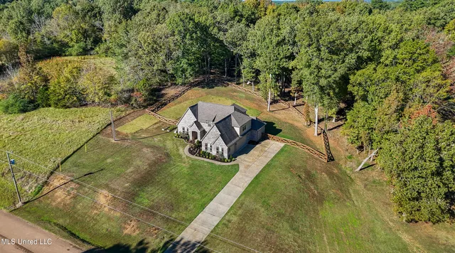 $485,000 | 5199 Dixie Creek Drive, Hernando, MS 38632