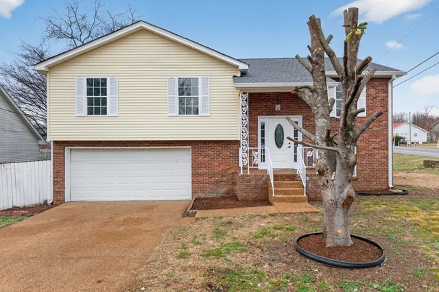 $425,000 | 3000 High Rigger Drive, Nashville, TN 37217