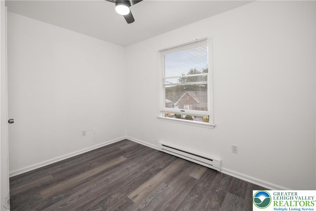 2735 Fairview Street Bethlehem, PA 18020 - Photo 22 of 43 an empty room with a window