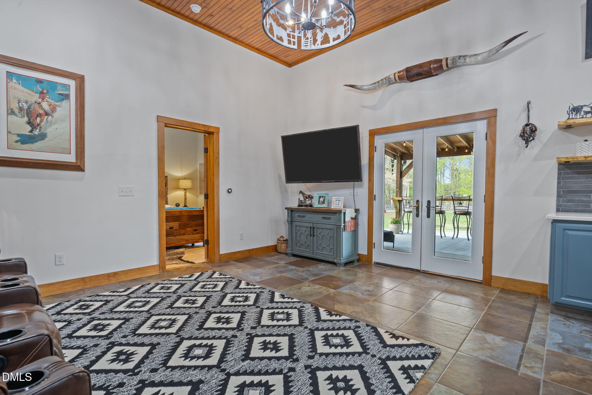 4578 Millpoint Road Greensboro, NC 27406 - Photo 12 of 66 Living room