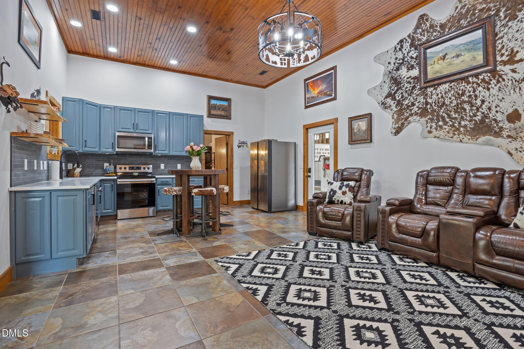 4578 Millpoint Road Greensboro, NC 27406 - Photo 13 of 66 Living room