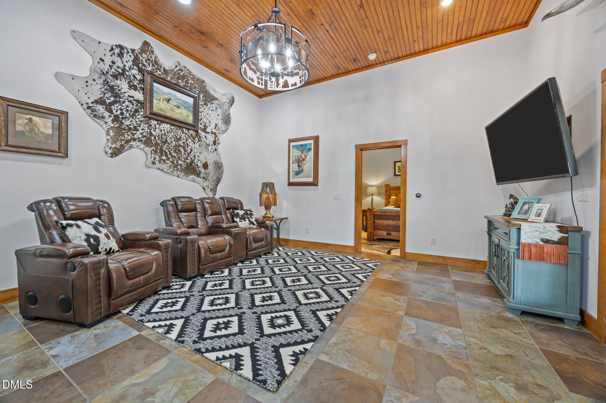 4578 Millpoint Road Greensboro, NC 27406 - Photo 14 of 66 Living room