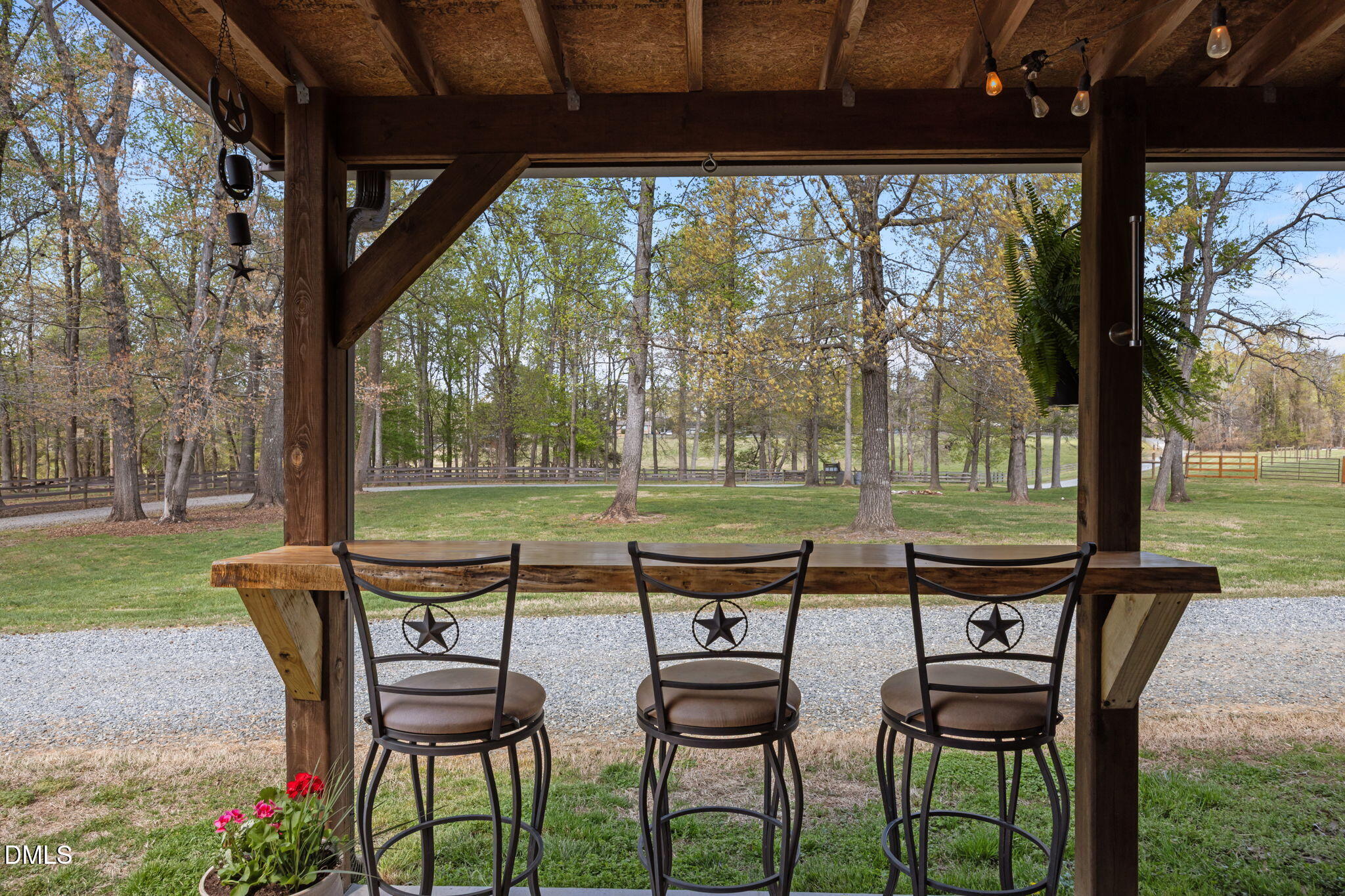 4578 Millpoint Road Greensboro, NC 27406 - Photo 50 of 66 Outdoor eat-at bar