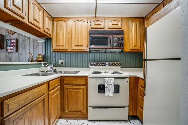 $585,000 | 170 Cherokee Trail, Nocona, TX 76255