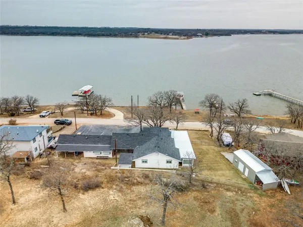 $585,000 | 170 Cherokee Trail, Nocona, TX 76255