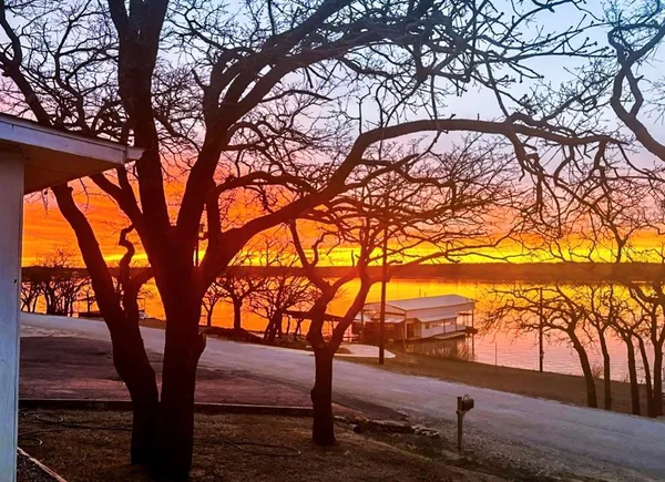 $585,000 | 170 Cherokee Trail, Nocona, TX 76255