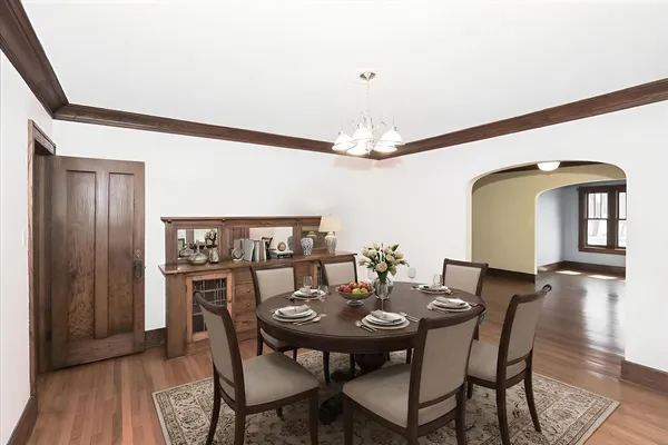 $875,000 | 354 Hawthorne Boulevard, Glen Ellyn, IL 60137