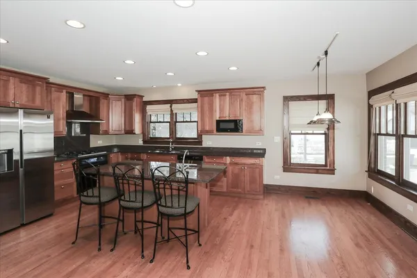 $875,000 | 354 Hawthorne Boulevard, Glen Ellyn, IL 60137