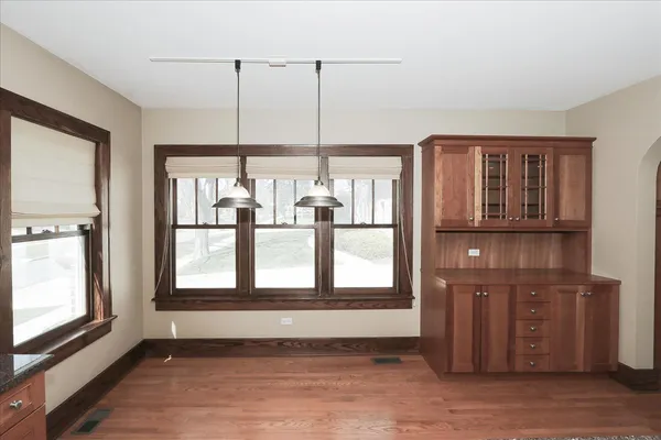 $875,000 | 354 Hawthorne Boulevard, Glen Ellyn, IL 60137