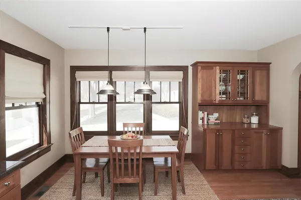 $875,000 | 354 Hawthorne Boulevard, Glen Ellyn, IL 60137