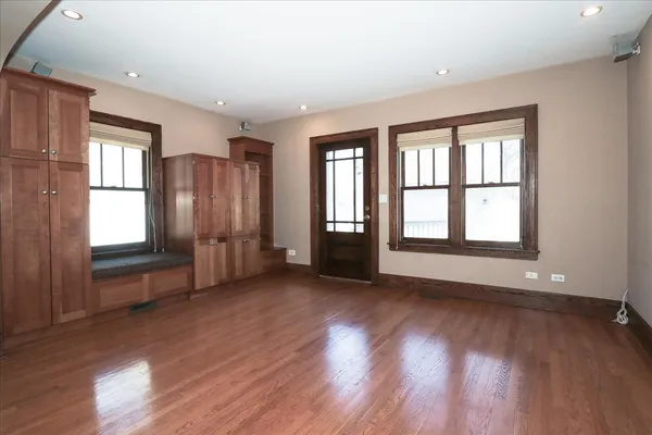 $875,000 | 354 Hawthorne Boulevard, Glen Ellyn, IL 60137