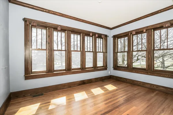 $875,000 | 354 Hawthorne Boulevard, Glen Ellyn, IL 60137