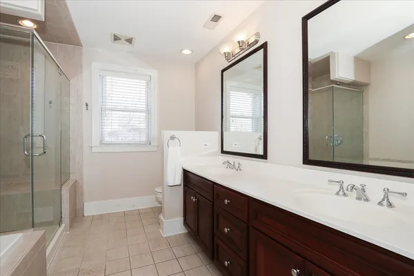 $875,000 | 354 Hawthorne Boulevard, Glen Ellyn, IL 60137