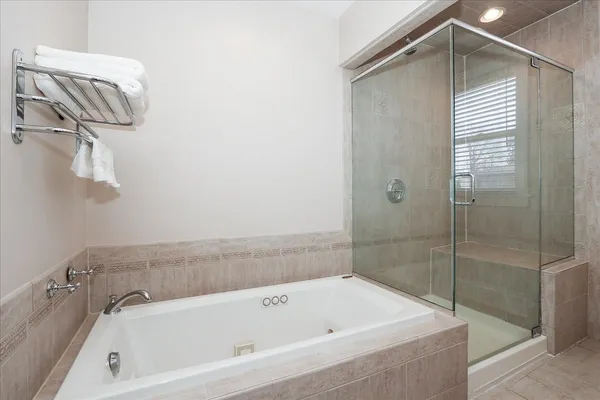 $875,000 | 354 Hawthorne Boulevard, Glen Ellyn, IL 60137