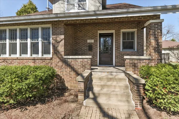 $875,000 | 354 Hawthorne Boulevard, Glen Ellyn, IL 60137