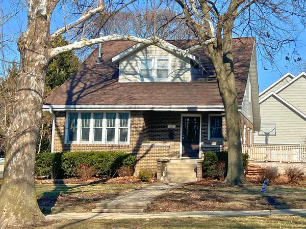 $875,000 | 354 Hawthorne Boulevard, Glen Ellyn, IL 60137