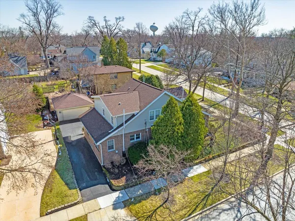 $875,000 | 354 Hawthorne Boulevard, Glen Ellyn, IL 60137