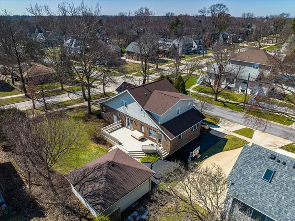 $875,000 | 354 Hawthorne Boulevard, Glen Ellyn, IL 60137