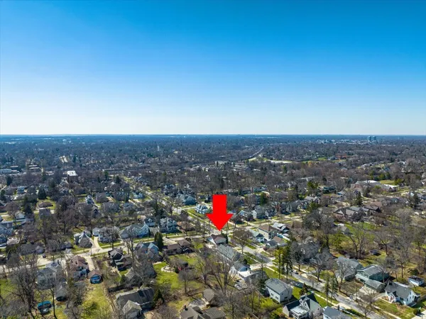 $875,000 | 354 Hawthorne Boulevard, Glen Ellyn, IL 60137