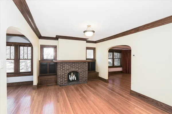 $875,000 | 354 Hawthorne Boulevard, Glen Ellyn, IL 60137