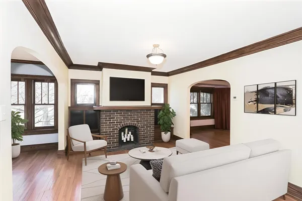 $875,000 | 354 Hawthorne Boulevard, Glen Ellyn, IL 60137