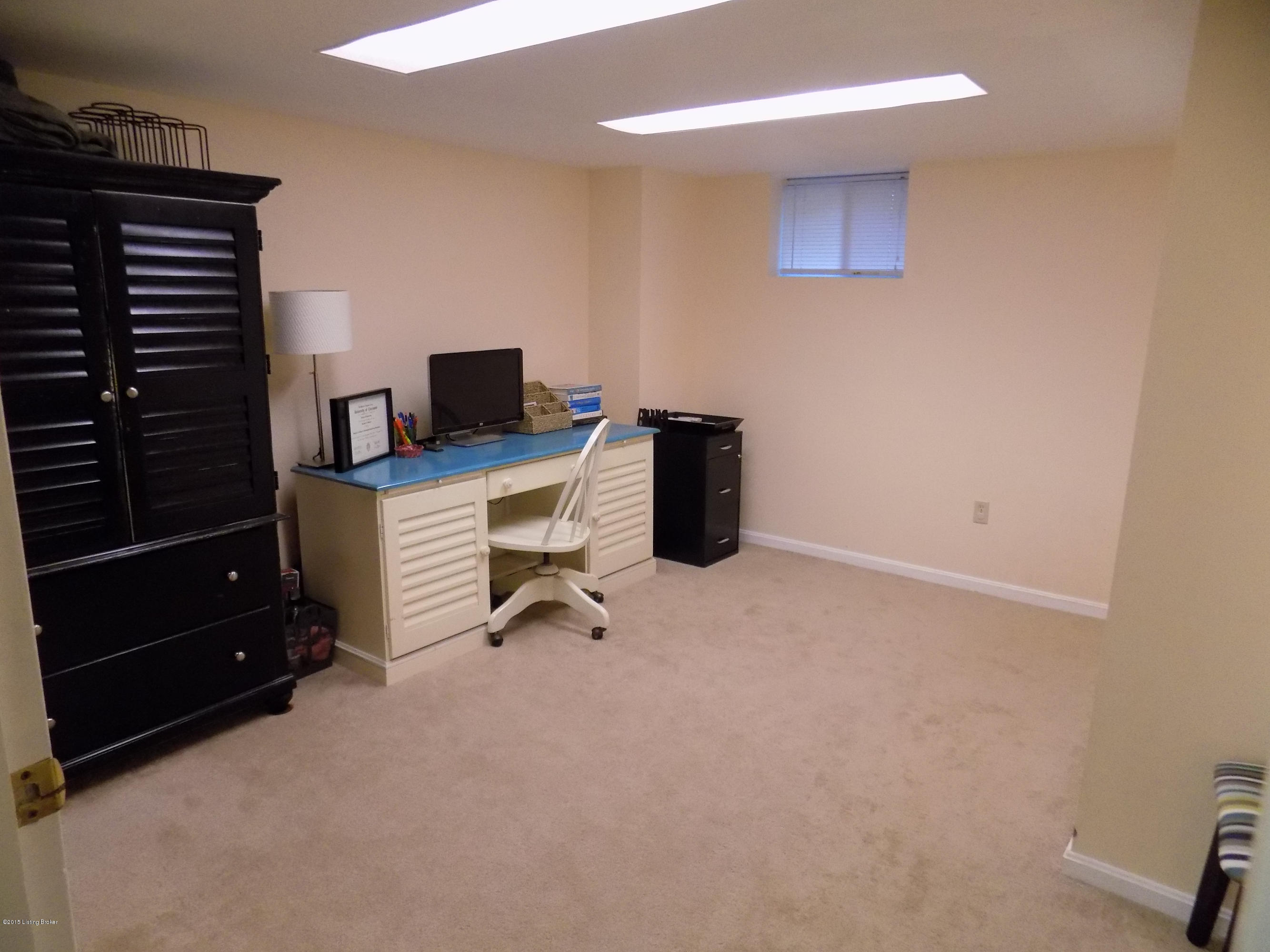 1905 Buttonwood Road Louisville, KY 40222 - Photo 27 of 30 020