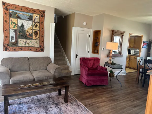 $164,500 | 521 9th Avenue, Madison, MN 56256