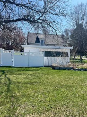 $164,500 | 521 9th Avenue, Madison, MN 56256