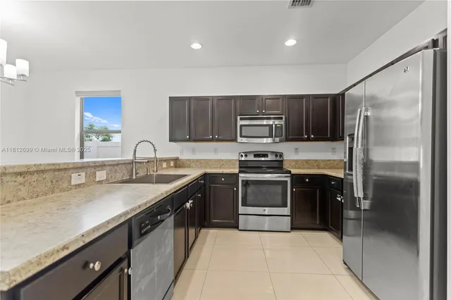 $4,150 | 3502 West 86th Terrace, Unit 3502, Hialeah, FL 33018