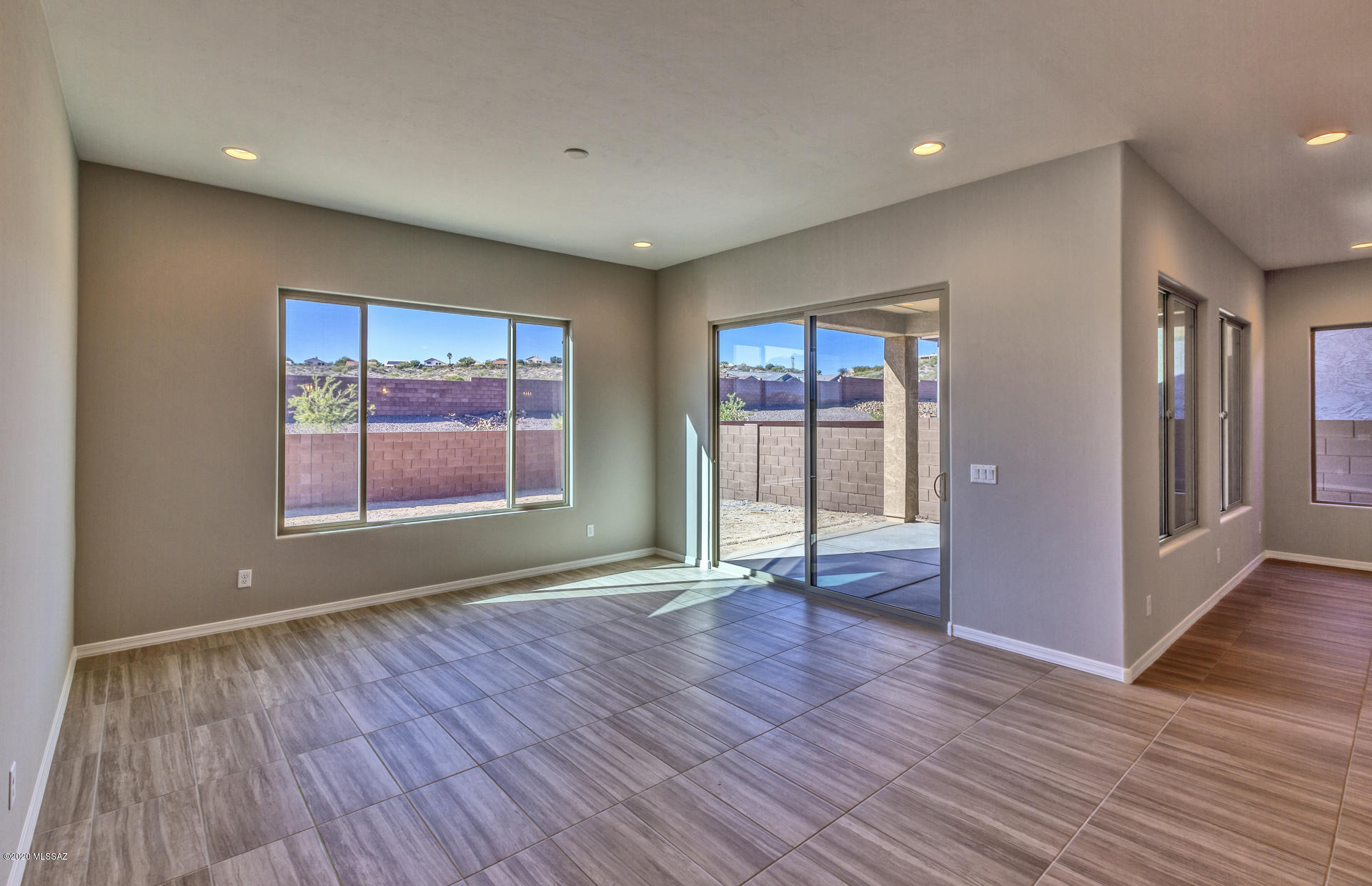 732 East Romsdalen Road Tucson, AZ 85755 - Photo 7 of 36