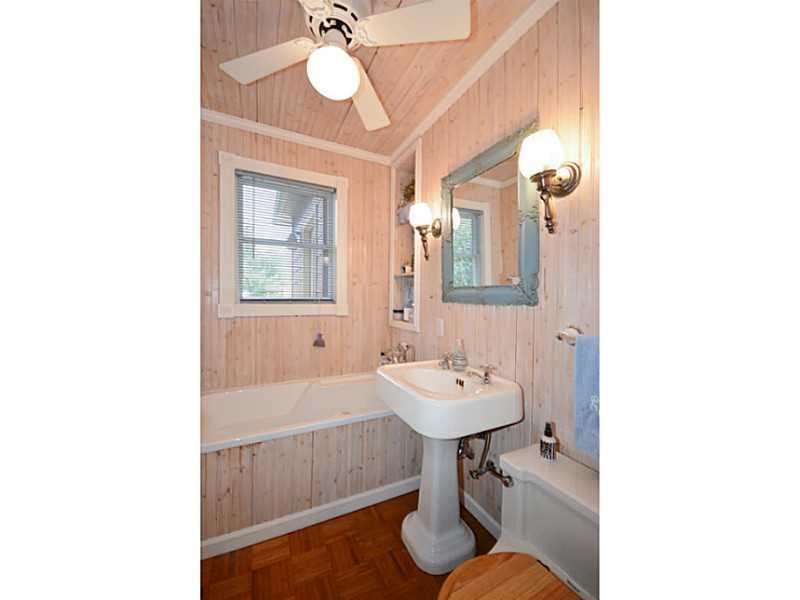 696 Simpson Howell Road Elizabeth, PA 15037 - Photo 16 of 25 Full Bath.
